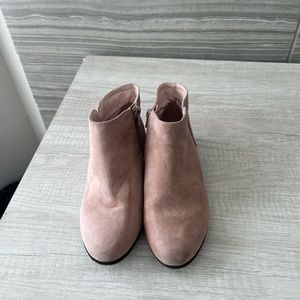Cat and jack girls booties in blush Sz2